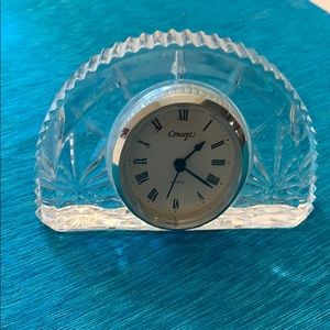 Crystal quartz clock